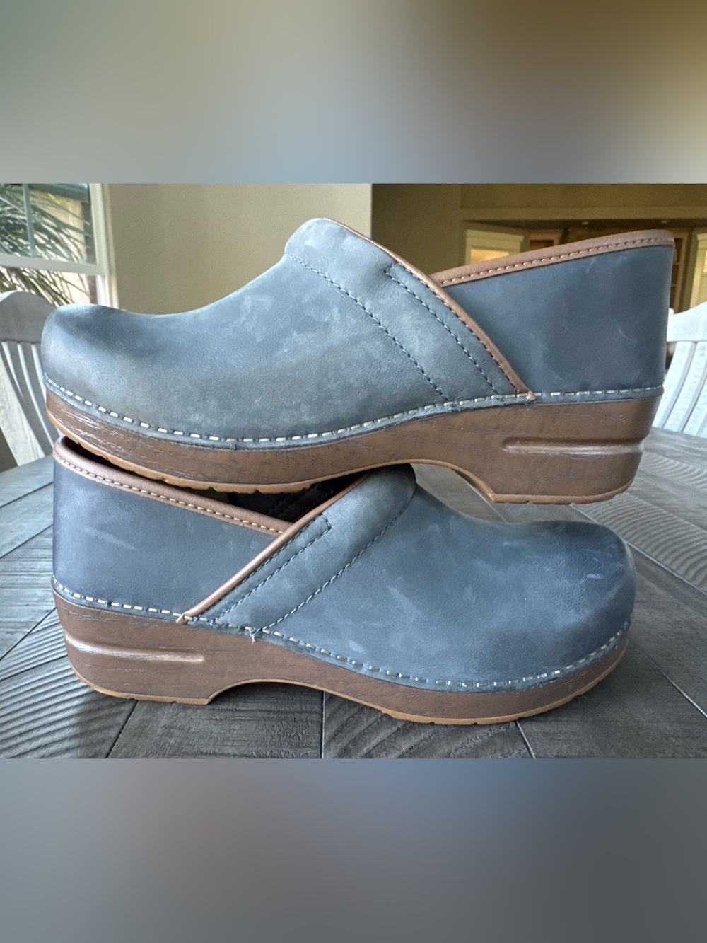 Dansko Sky Milled Nubuck Professional Clogs Women’s Size 40 (9.5-10)